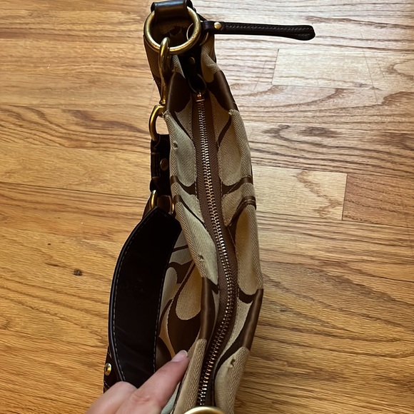 Coach Carly Tote Bag - Picture 4 of 6